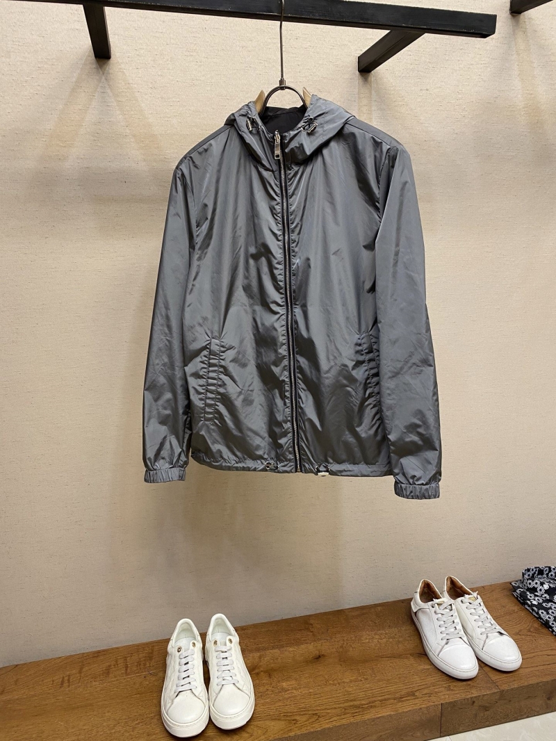 Pra*a outwear